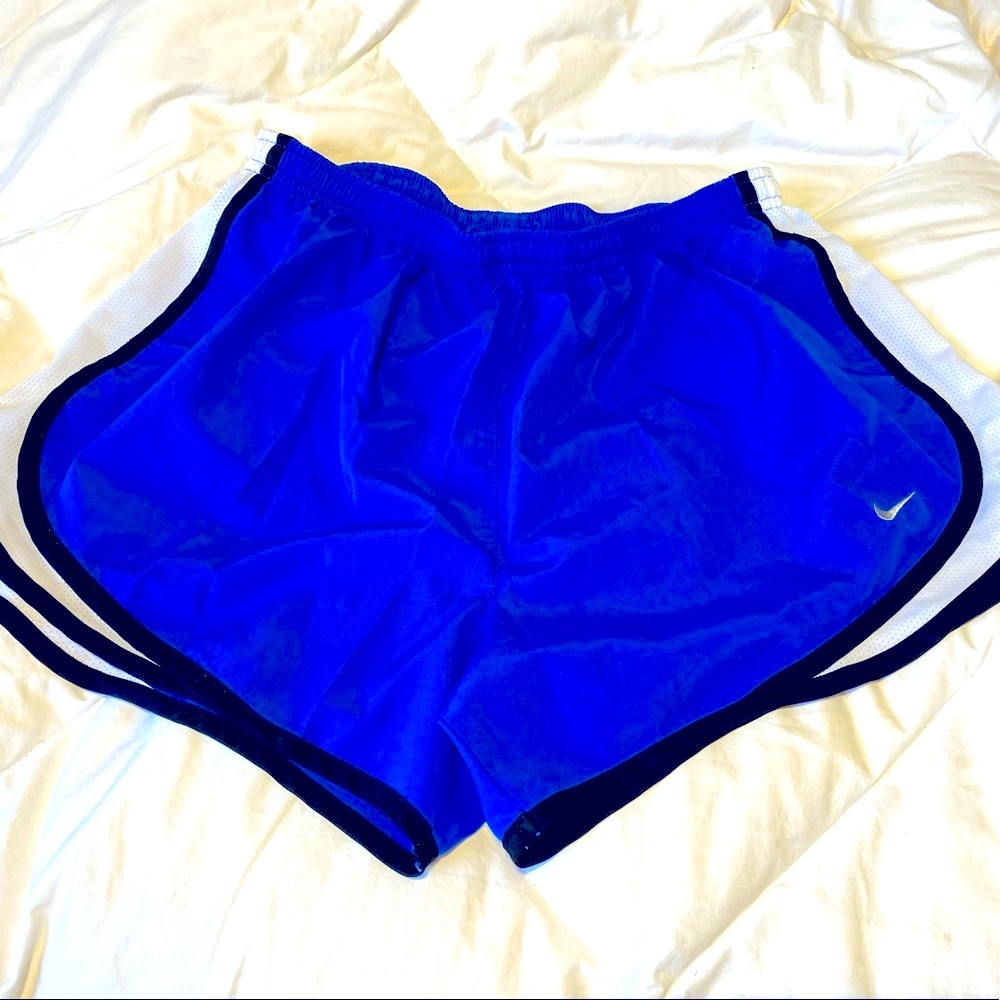 The Nike Tempo Shorts, Royal B,Size M, Classic fit